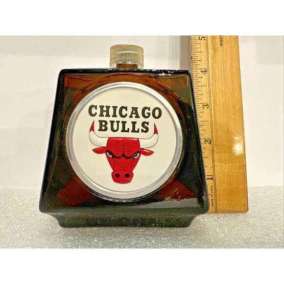 Chicago Bulls 1970's Avon NBA Wild Country After Shave 6 oz Glass Decanter NEW - Picture 7 of 8